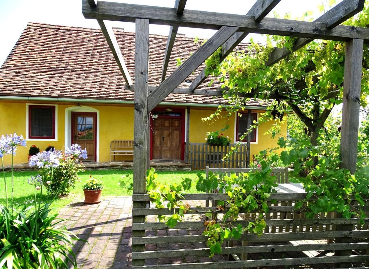 Landlust-Ferienhaus Am Rosenhof Hartberg Exterior foto